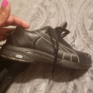 Steel toe work shoes